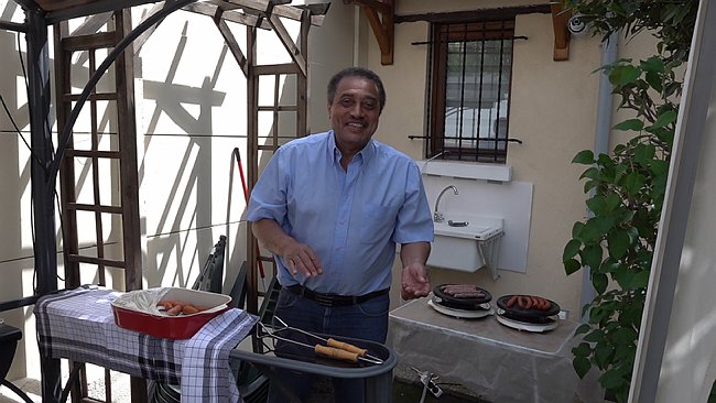 00001.00_00_44_19.Still008